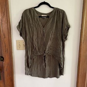 PLUS SIZE 1X high low green button up blouse